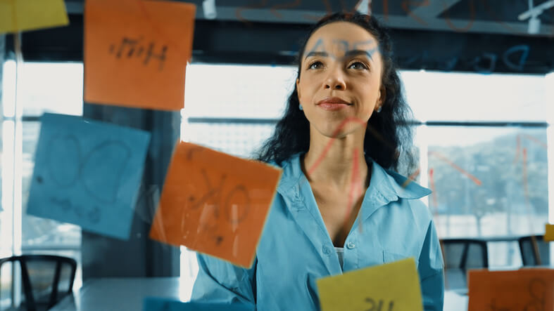 A community support worker is planning daily CSW goals, tasks, and priorities