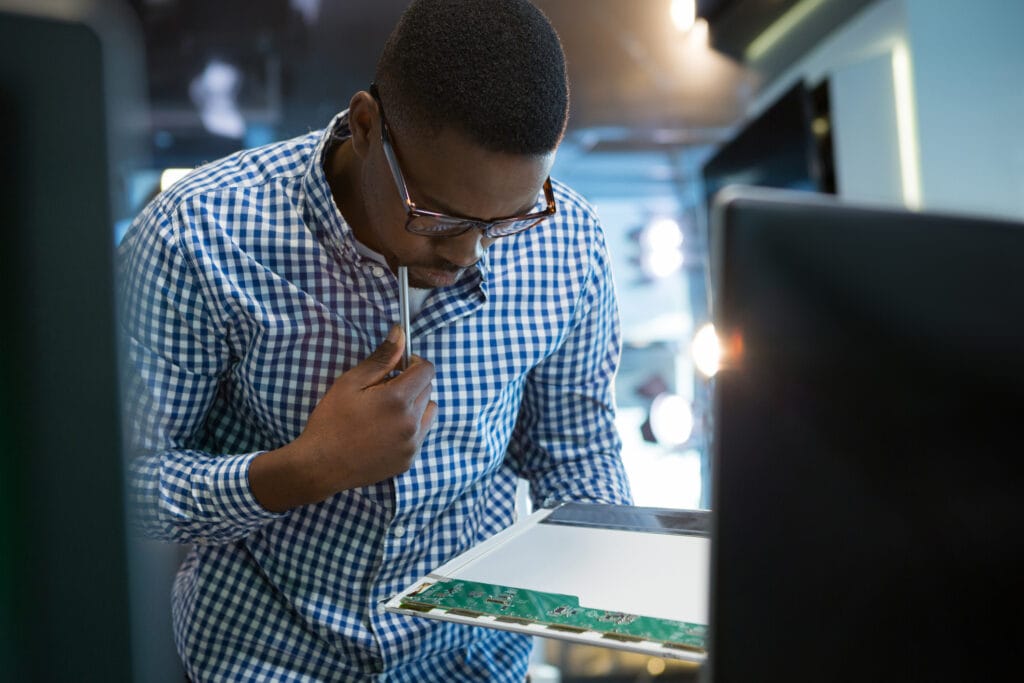 An IT student is troubleshooting network connectivity issues in a computer lab
